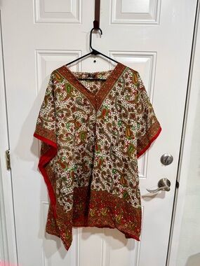 Uniti Casuals Paisley Boho Kaftan Tunic Top - V-Neck Oversized - Red/Cream